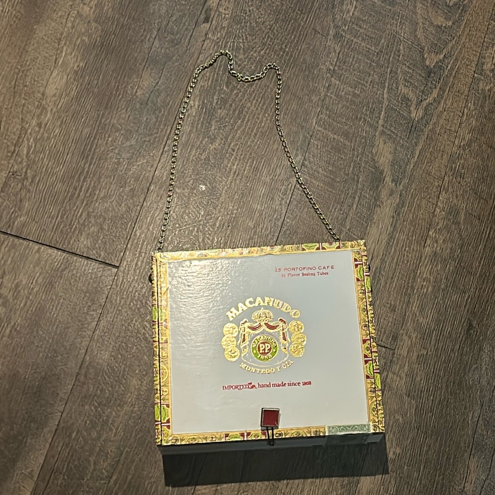 Macanudo Crystal Cafe Cigar Box Handbag Purse Stylish Fancy Unique‎ Gold Chain